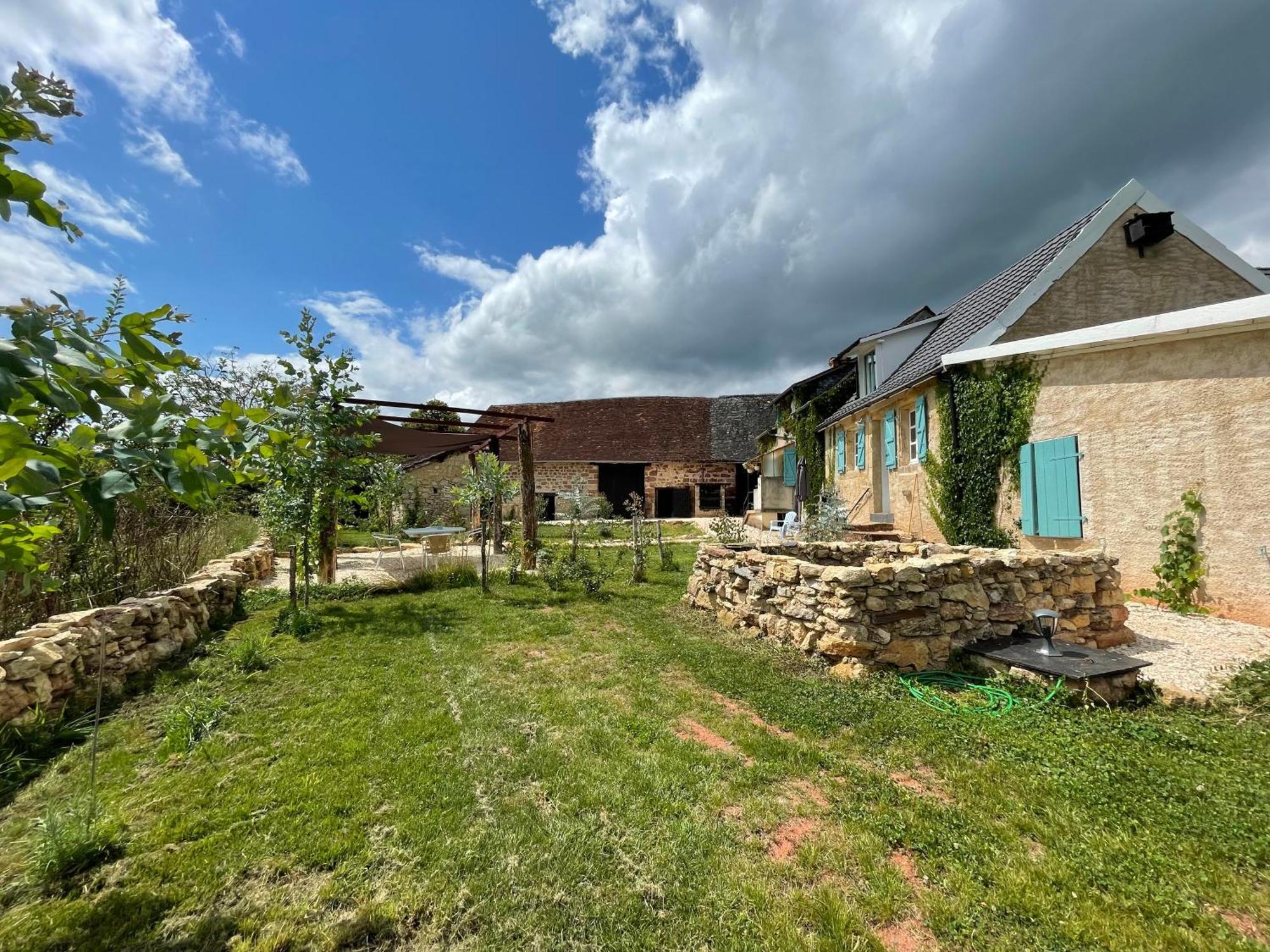 La Belle Petite Ferme Rosiers De Julliac 19350 Le Bos Exterior foto